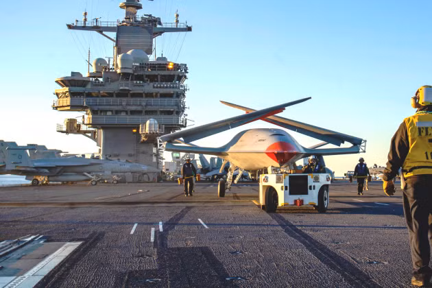 Bộ trưởng Hải quân bày tỏ lo ngại về tình trạng tồi tệ của hạm đội Mỹ