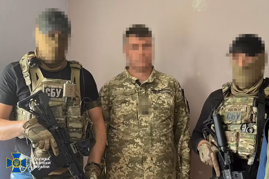 Bắt nội gián trong không quân sắp phá hoại F-16 và Mirage 2000