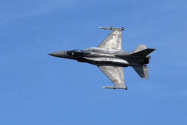 F-16 Ukraine tiến về biên giới Moldova và... biến mất khỏi radar