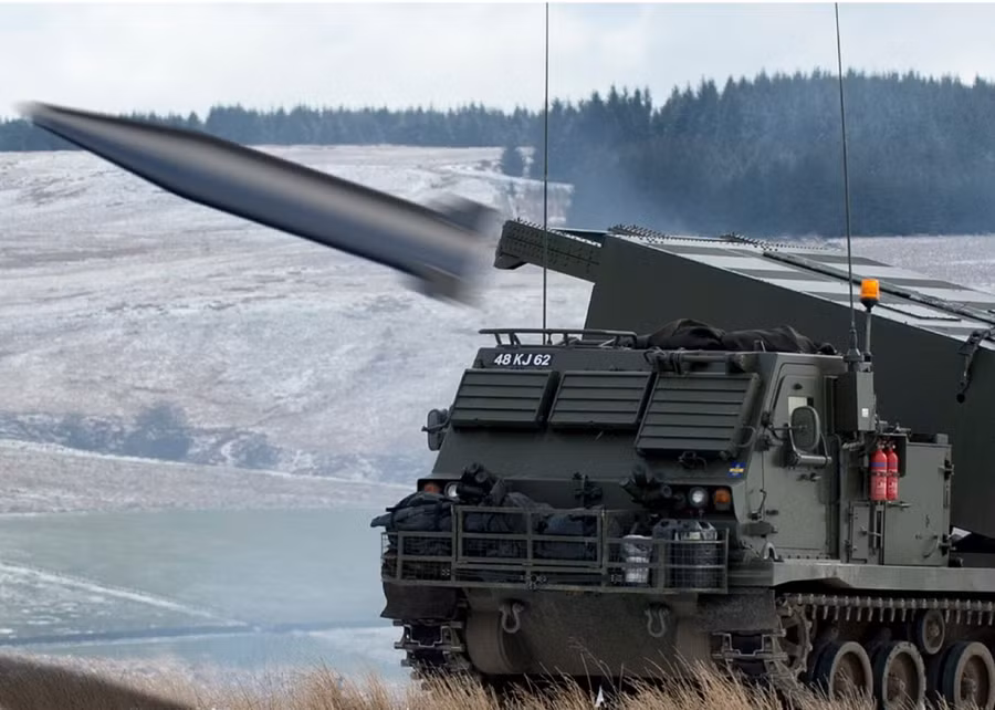 Anh lập tức đưa tên lửa NIGHTFALL tới chiến sự sau khi hoàn thành phát triển