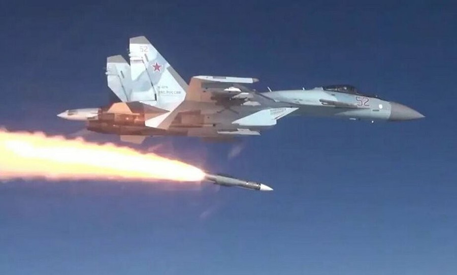 Trận chiến tên lửa tầm xa giữa tiêm kích Su-35S và F-16AM chưa có kết quả cụ thể. r-37m-1-1716437030-4272-1716437199.jpg