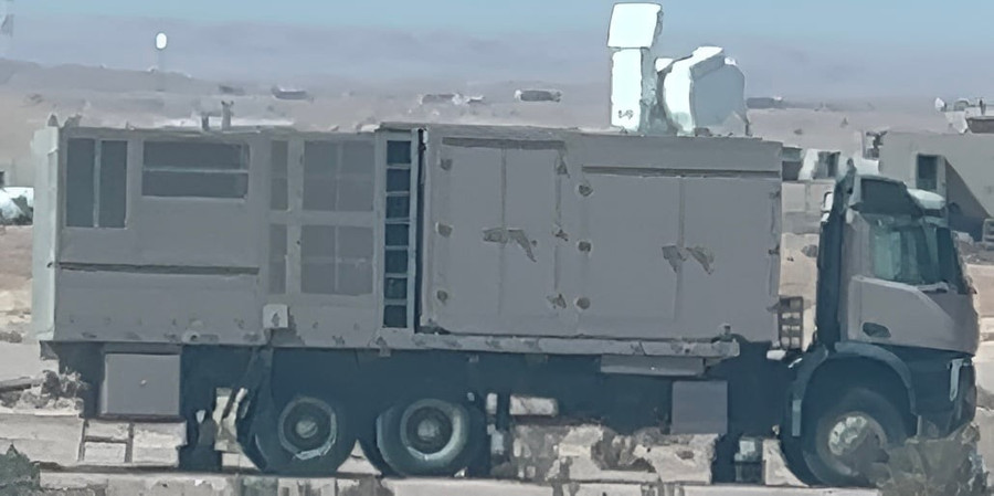 Xe mang module phát tia laser Silent Hunter của tổ hợp SkyShield đang được sử dụng tại Saudi Arabia. 35b68b9dfe00d6cc.jpg