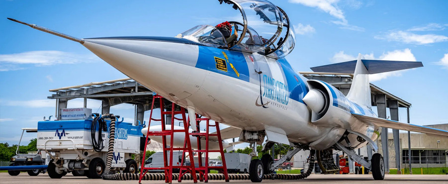 Máy bay chiến đấu F-104 Starfighter thuộc công ty Starfighters International. d3e6838abb25ccbb.jpg