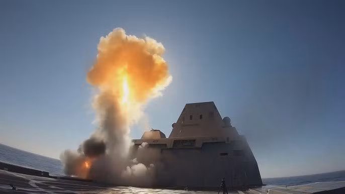 Ấn định thời điểm khu trục tàng hình Zumwalt nhận tên lửa siêu thanh