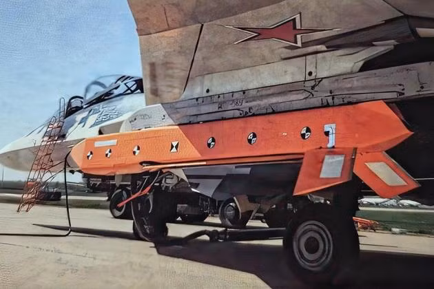 Su-57 lần đầu tiên phóng máy bay không người lái tấn công S-71M