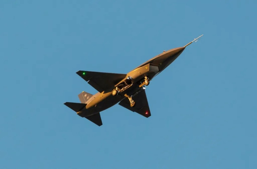 Tiêm kích không người lái YFQ-4A đã cất cánh. 571989809-840287001854699-2439293204799102058-n.jpg