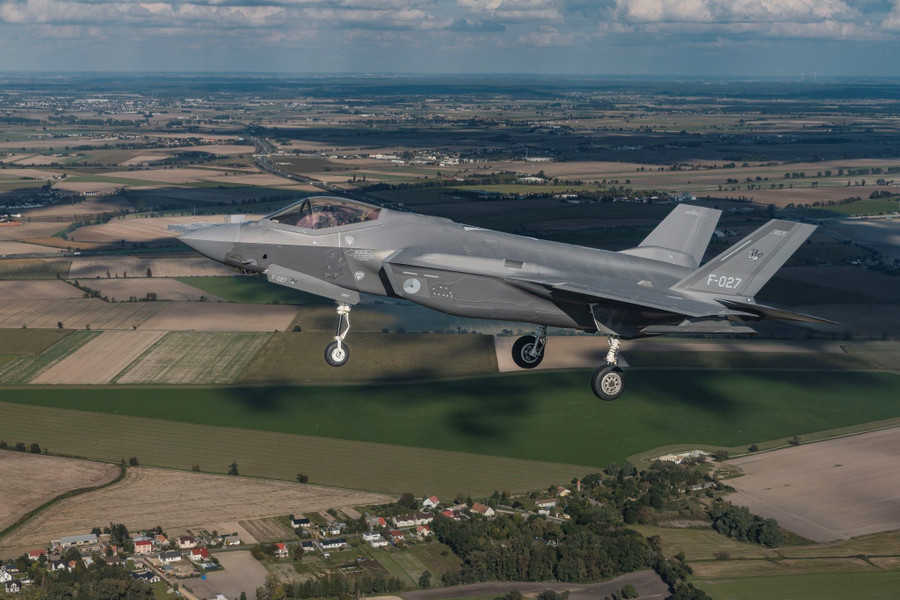 Tiêm kích F-35 của Không quân Hà Lan đã bắn hạ máy bay không người lái Nga trên bầu trời Ba Lan. f-35-2048x1365.jpg