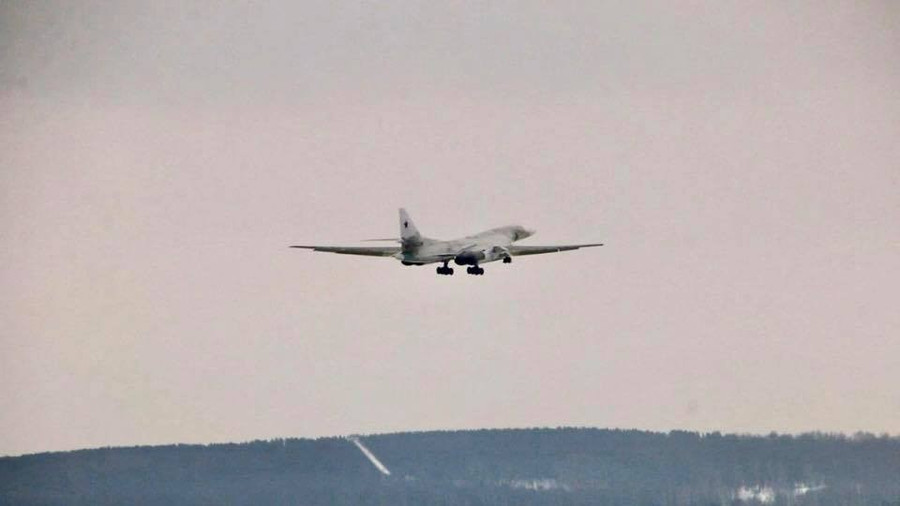 Phi đội oanh tạc cơ Tu-160 của Nga đang ở trong tình trạng già cỗi. pershyj-polit-modernizovanogo-tu-160m-1.jpg