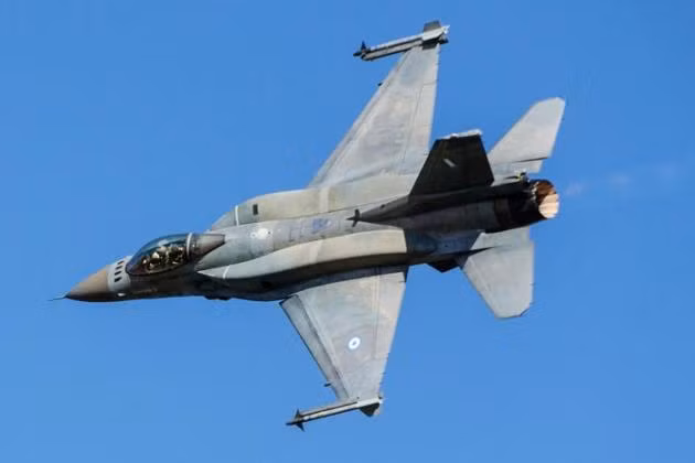 Tiêm kích F-16C Block 52+ xóa bỏ ưu thế đánh xa của Su-35?