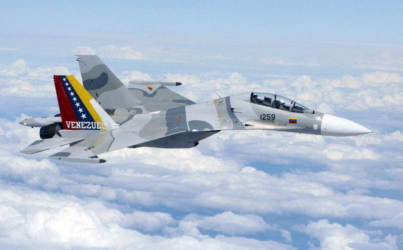 Tiêm kích Su-30MK2 của Không quân Venezuela có khả năng mang tên lửa chống hạm Kh-31A. su-30-da-venezuela.jpg