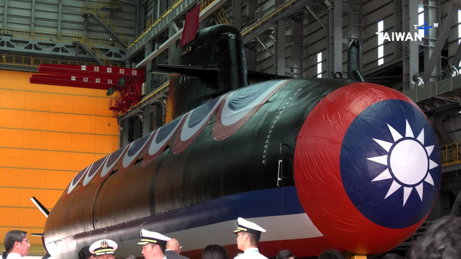 taiwan-unveils-its-first-indigenous-defense-submarine.jpg