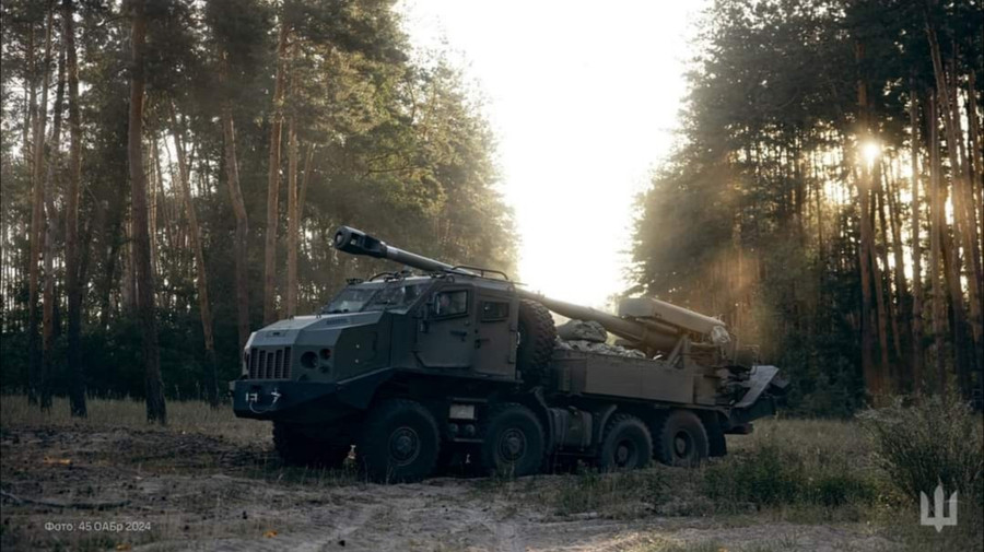 Pháo tự hành 2S22 Bogdana đang được nhiều doanh nghiệp Ukraine sản xuất với các cấu hình khác nhau. polish-20241002-075503885-3159.jpg