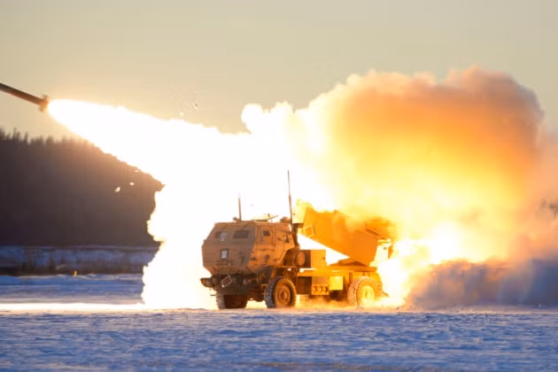 Ông Trump có thể dừng mọi đợt chuyển giao viện trợ quân sự hiện tại 