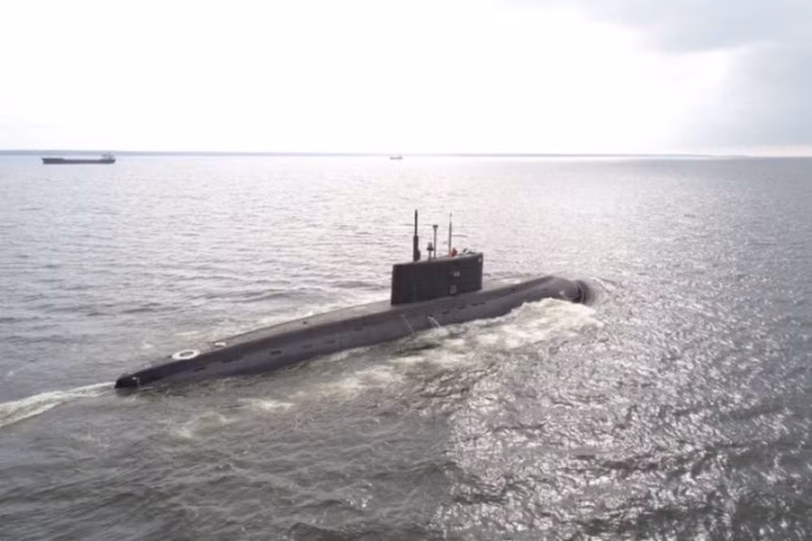 Tàu ngầm diesel tập 'đấu tay đôi' ở Biển Nhật Bản