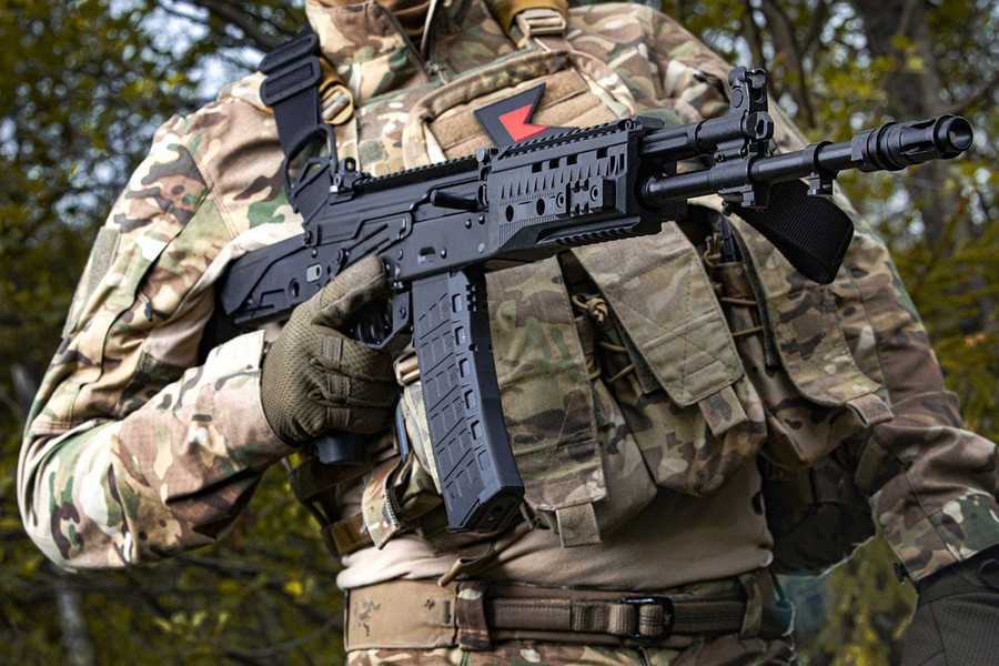 Súng trường tấn công AK-12 là vũ khí tiêu chuẩn của binh sĩ Nga chiến đấu tại Ukraine. ak-12.jpg