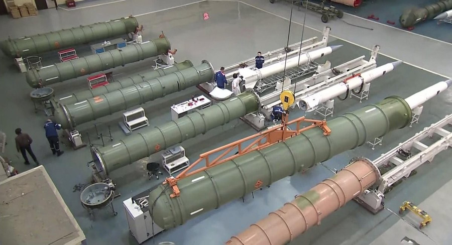 Sản xuất tên lửa phòng không cho hệ thống S-400. ac36842aa7af24be.jpg