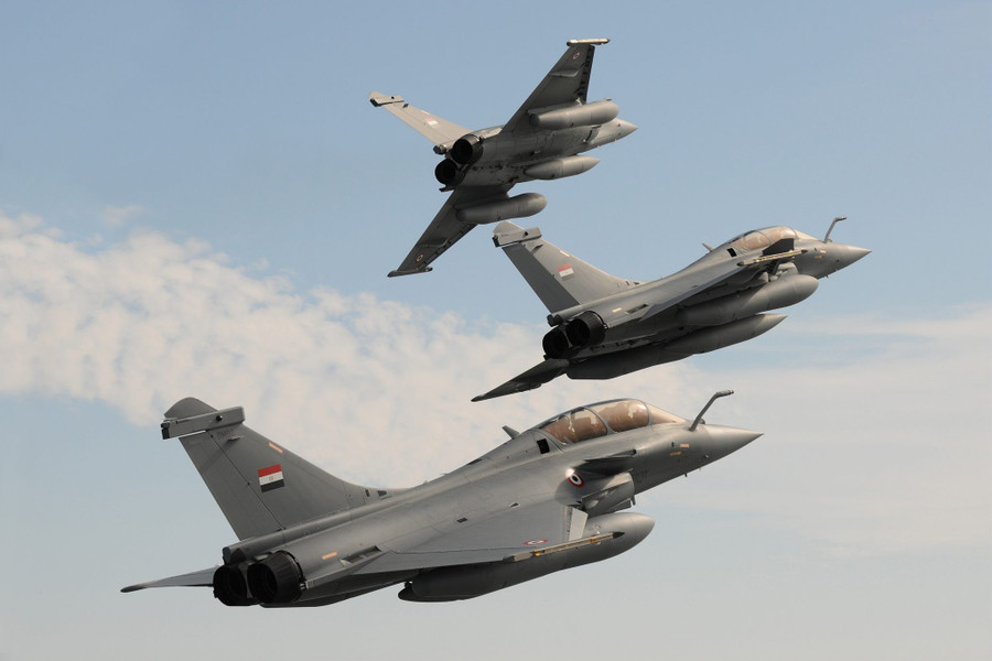 Ai Cập muốn trở thành quốc gia dẫn đầu liên minh quân sự Ả Rập. vynyshhuvachi-rafale-povitryanyh-syl-yegyptu-2048x1366.jpg