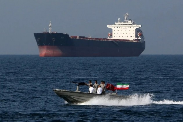 Iran đã mở cửa eo biển Hormuz dành riêng cho tàu Nga và Trung Quốc