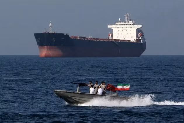 Iran đã mở cửa eo biển Hormuz dành riêng cho tàu Nga và Trung Quốc