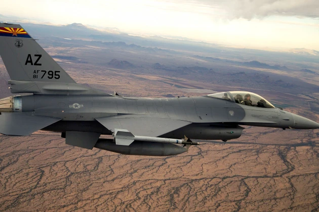 Tiêm kích F-16 bất khả xâm phạm nhờ hệ thống tác chiến điện tử tích hợp AI