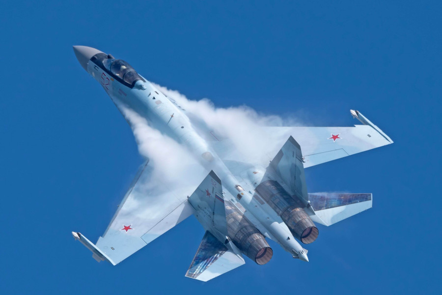 Tiêm kích Su-35 của Nga hiện là chiến đấu cơ mạnh nhất trên chiến trường Ukraine. su-35-fighter-jet-scaled.jpg