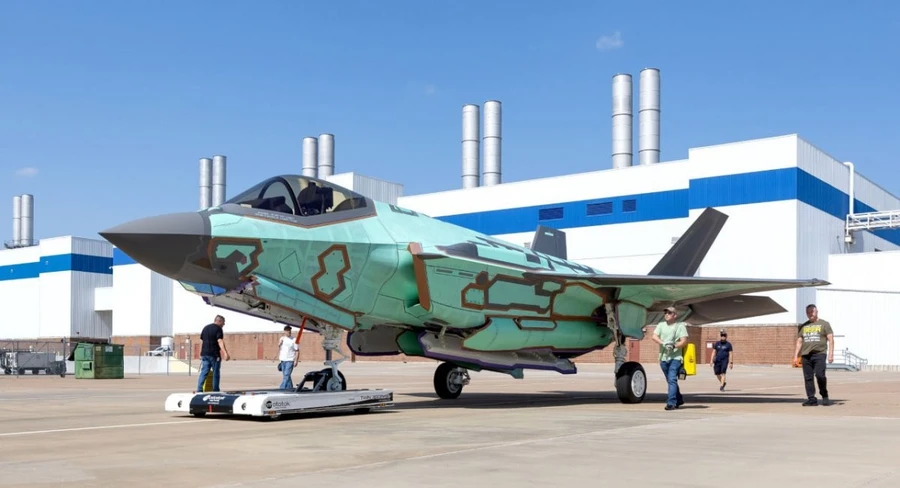 Tốc độ giao F-35 được đẩy nhanh khiến chiến sự có thêm F-16