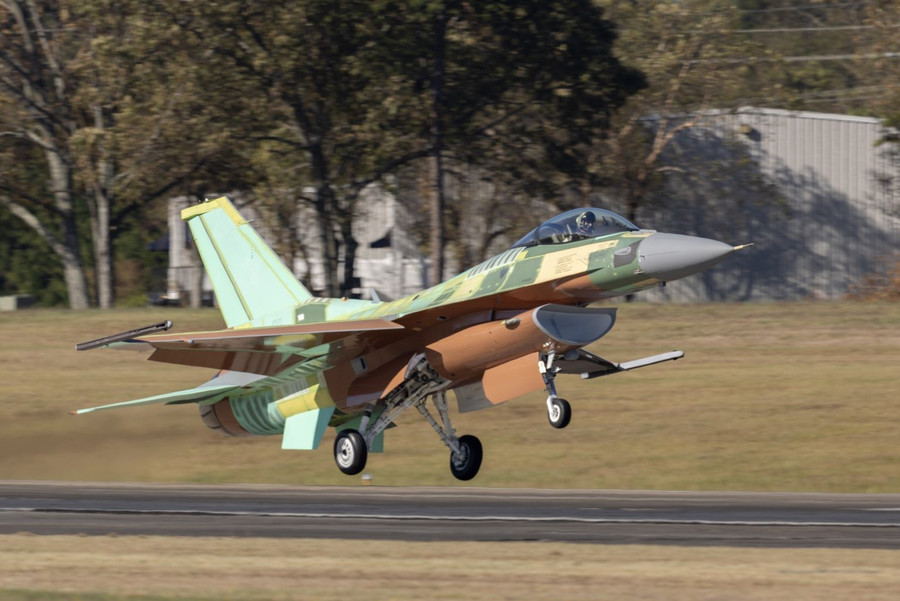Chuyến bay của tiêm kích F-16 Block 70 đầu tiên được sản xuất cho Bulgaria. 20241023-ea5d2f1c4608232e07d3aa3d998e5135-60732-1536x1025.jpg