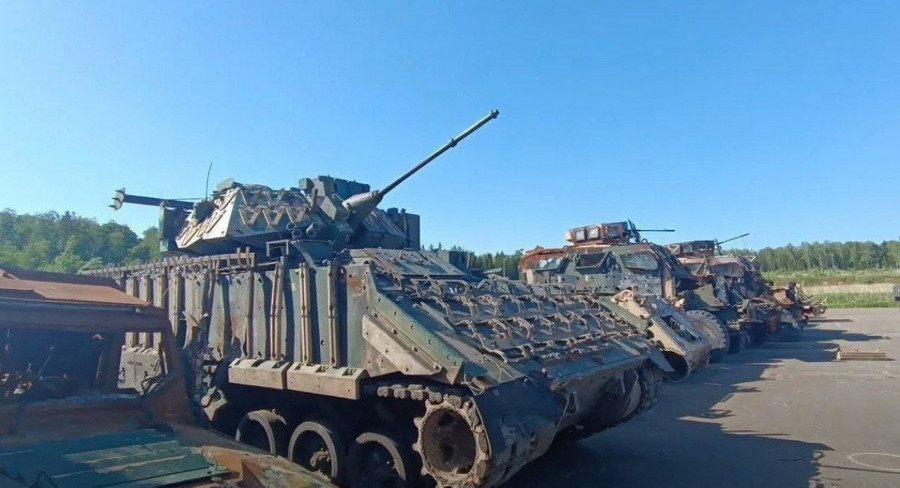 Xe chiến đấu bộ binh M2 Bradley chiến lợi phẩm được trang bị pháo nội địa