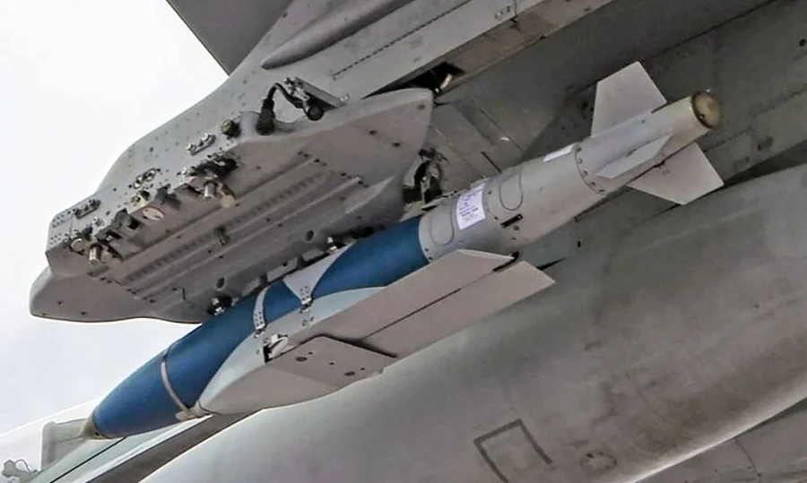 Su-27 bắt đầu sử dụng bom JDAM-ER nặng 460 kg