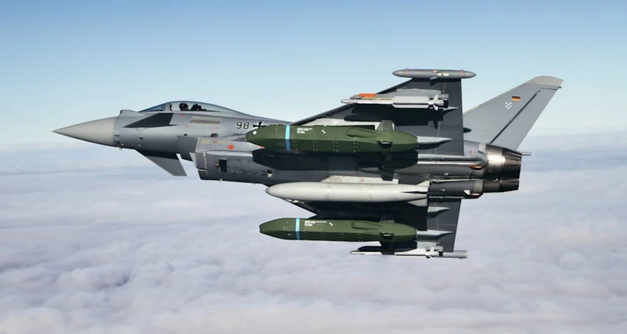 Tiêm kích Eurofighter Typhoon của Không quân Đức với tên lửa hành trình Taurus. screenshot-1-32.jpg