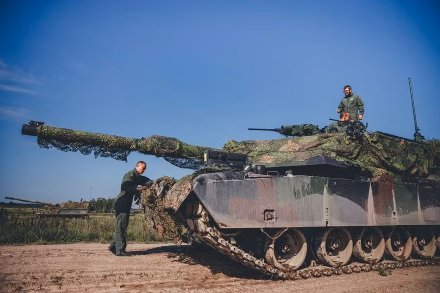 Thêm hàng loạt xe tăng M1A2 SEPv3 Abrams gây sức ép lên biên giới Kaliningrad