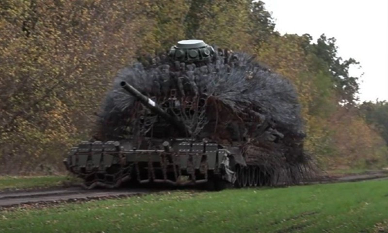 Xe tăng lập kỷ lục chịu được hơn 40 đòn tấn công của máy bay không người lái