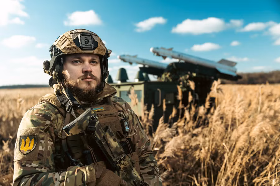 Đơn vị tấn công được trang bị hệ thống phòng không cơ động với tên lửa R-73