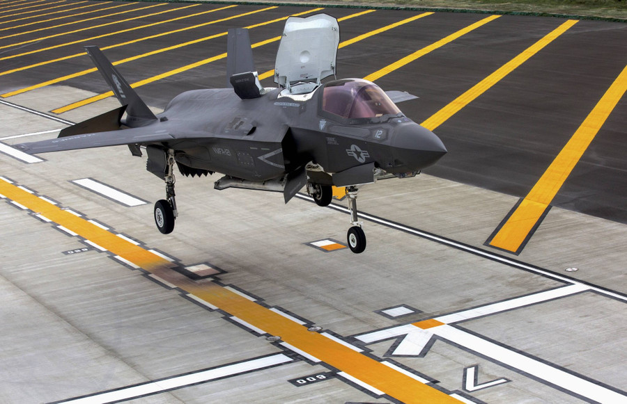 Bất ngờ lớn khi F-35B trên tàu sân bay tương lai bị thay thế bằng UAV