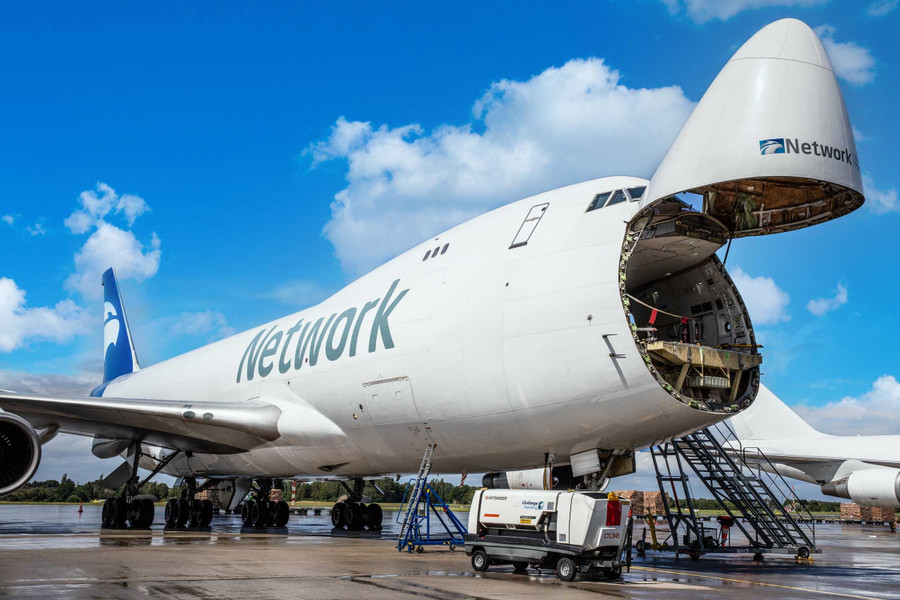 Máy bay chở khách Boeing 747 có cả phiên bản chở hàng. nam-expands-its-fleet-with-an-additional-b747-freighter-image.jpg