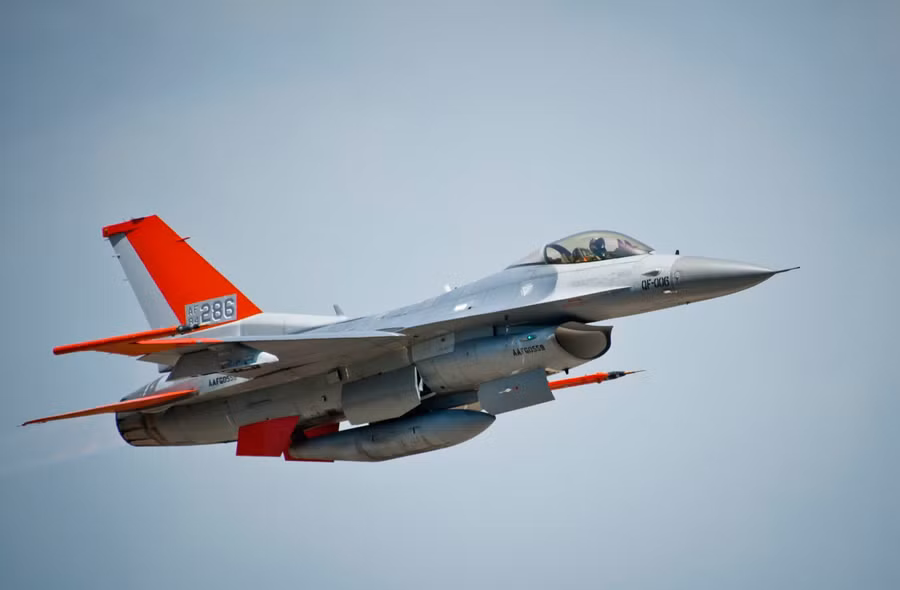 Boeing hoàn thành hoán cải F-16 thành mục tiêu bay QF-16