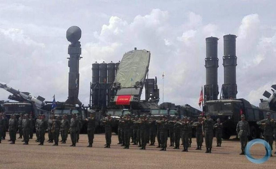 Hệ thống tên lửa phòng không tầm xa S-300VM Antey-2500 của Venezuela. misiles-brasil-frontera-venezuela.jpg