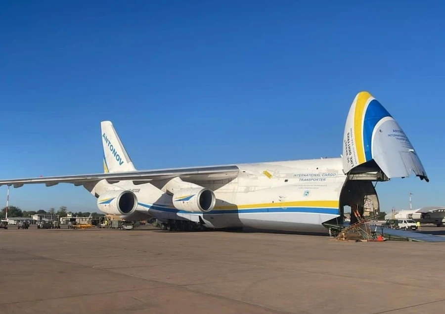 An-124 được huy động để Pháp rút quân