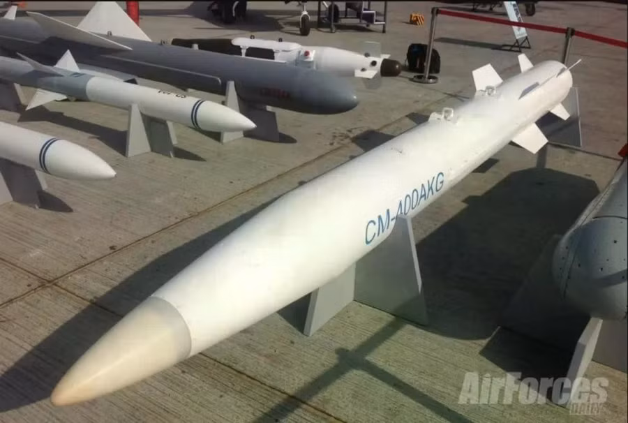 cm-400akg-missile-pakistan-1024x689.jpg