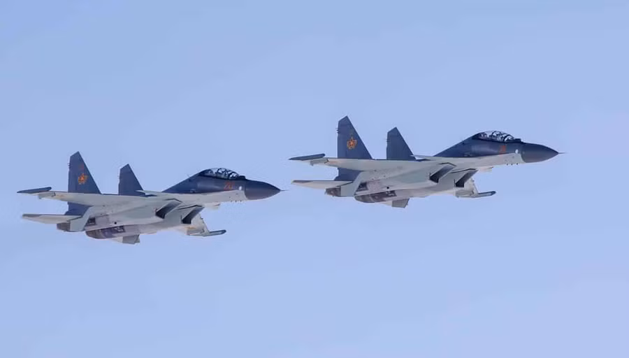 Para-vynyshhuvachiv-Su-30-SM-VPS-Kazahstanu.jpg