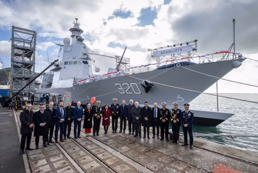 korabel-kri-brawijaya-320-vms-indoneziyi.jpg