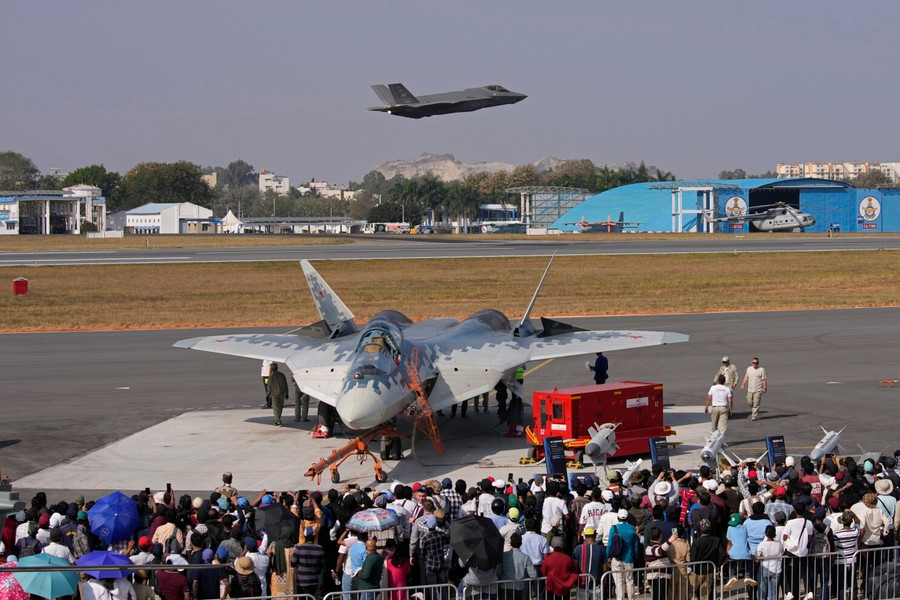 Tiêm kích Su-57 và F-35 cùng tham dự Triển lãm hàng không quốc tế Aero India. tai-xuong.jpg