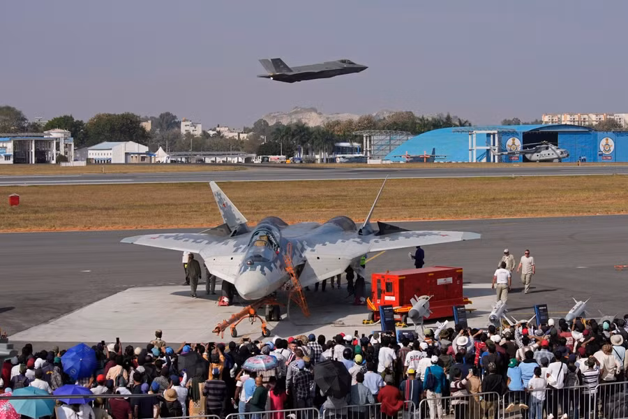 Ấn Độ tranh cãi kịch liệt về ý định mua tiêm kích Su-57