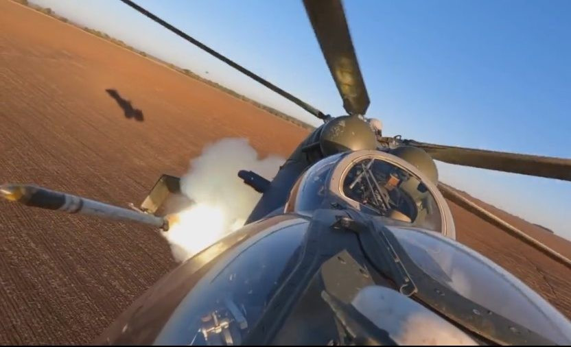 Rocket Zuni được phóng đi từ trực thăng tấn công Mi-24. screenshot-21-1-rotated-9081.jpg
