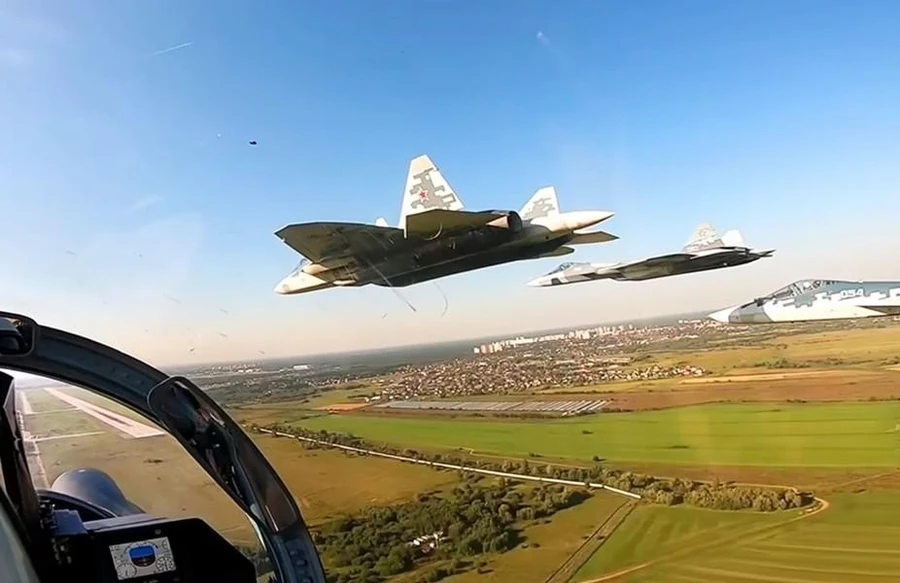 Tiêm kích Su-57 và MiG-31 lần đầu phối hợp tấn công