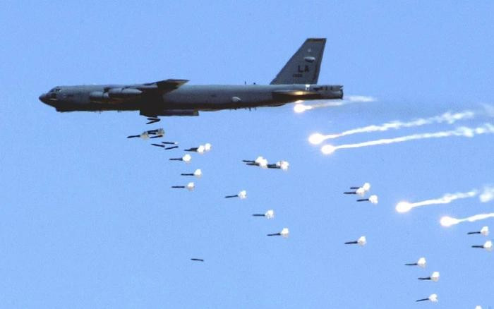Chiến thuật ném bom 'rải thảm' tiếp tục được B-52 thực hiện trên bầu trời Iran?