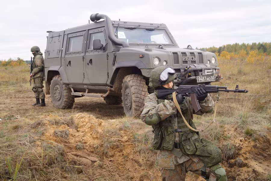 Iveco LMV của Ý được đánh giá là xe bọc thép tốt nhất trong Quân đội Nga