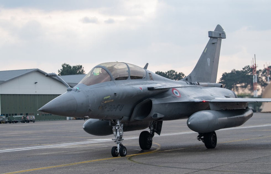 Pháp mua thêm 30 tiêm kích Rafale và 3 khinh hạm tàng hình