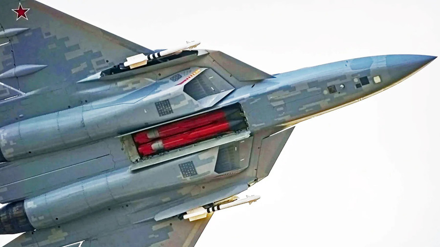 Tiêm kích Su-57 liên tục 'biến mất' trên radar