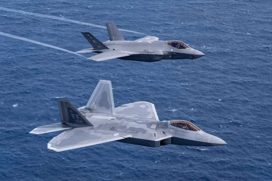 f-22-9094.jpg